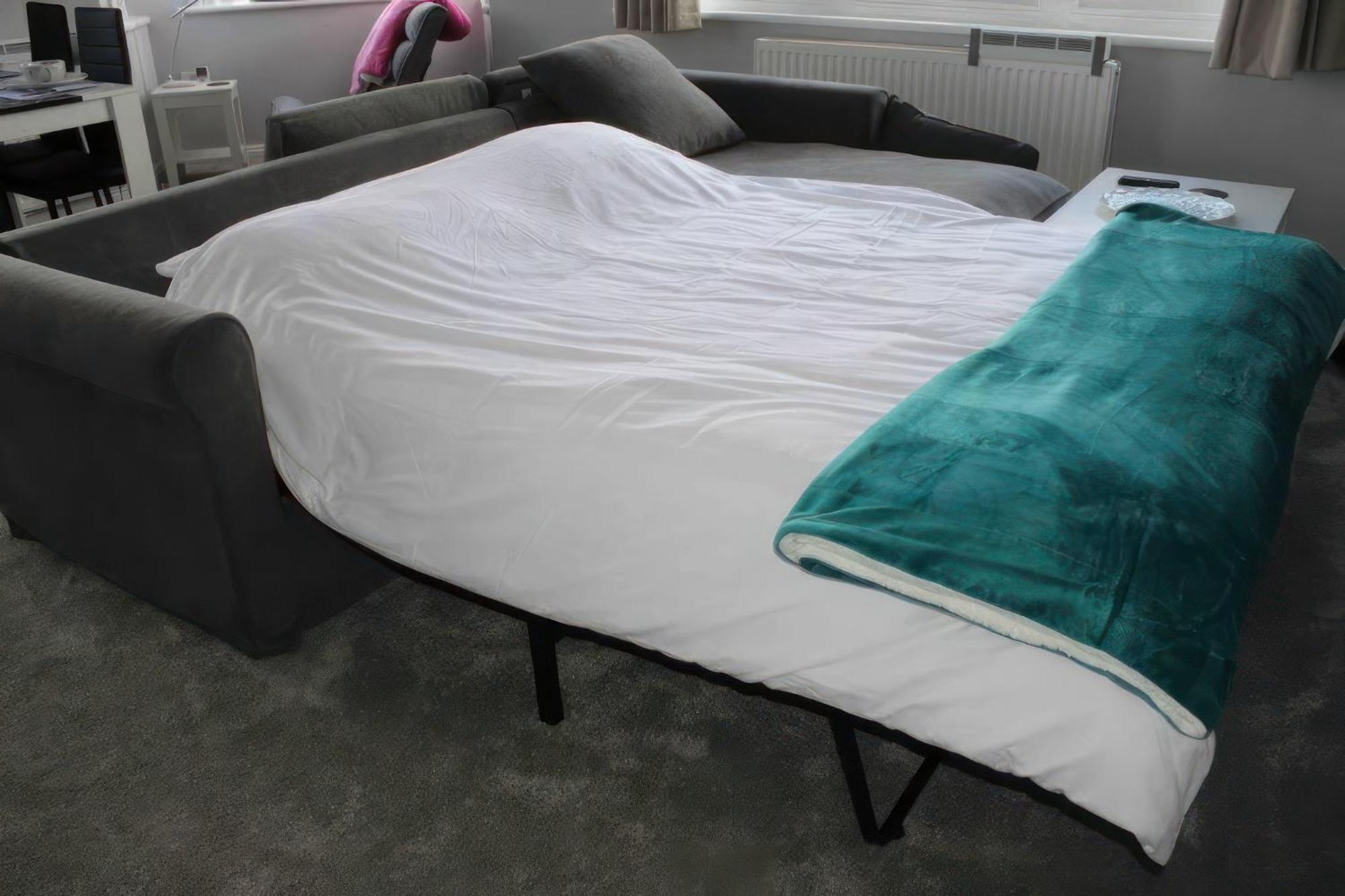 Lovely 2 Bed 2 Bath Flat With Free Parking พูล ภายนอก รูปภาพ