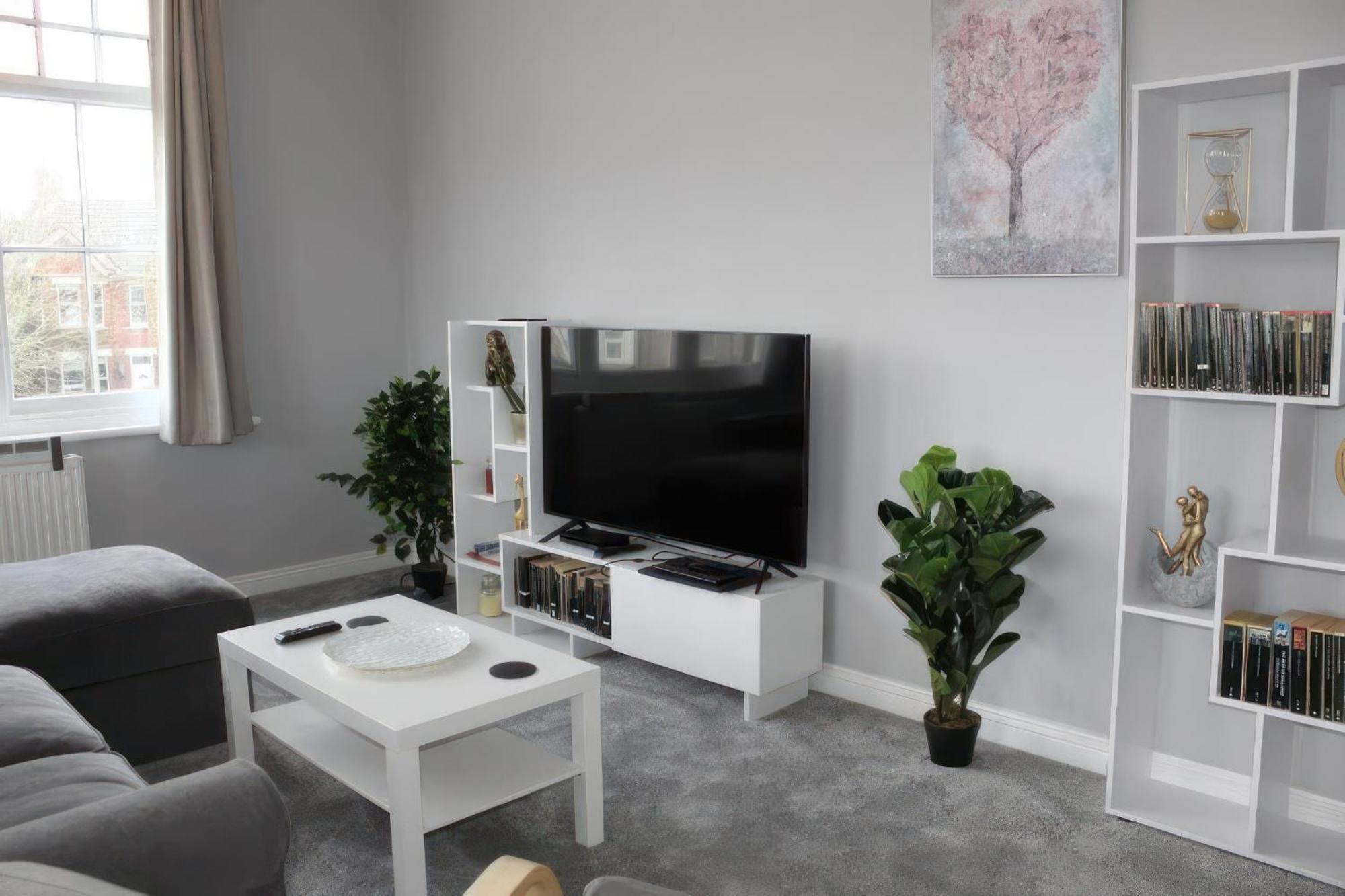 Lovely 2 Bed 2 Bath Flat With Free Parking พูล ภายนอก รูปภาพ