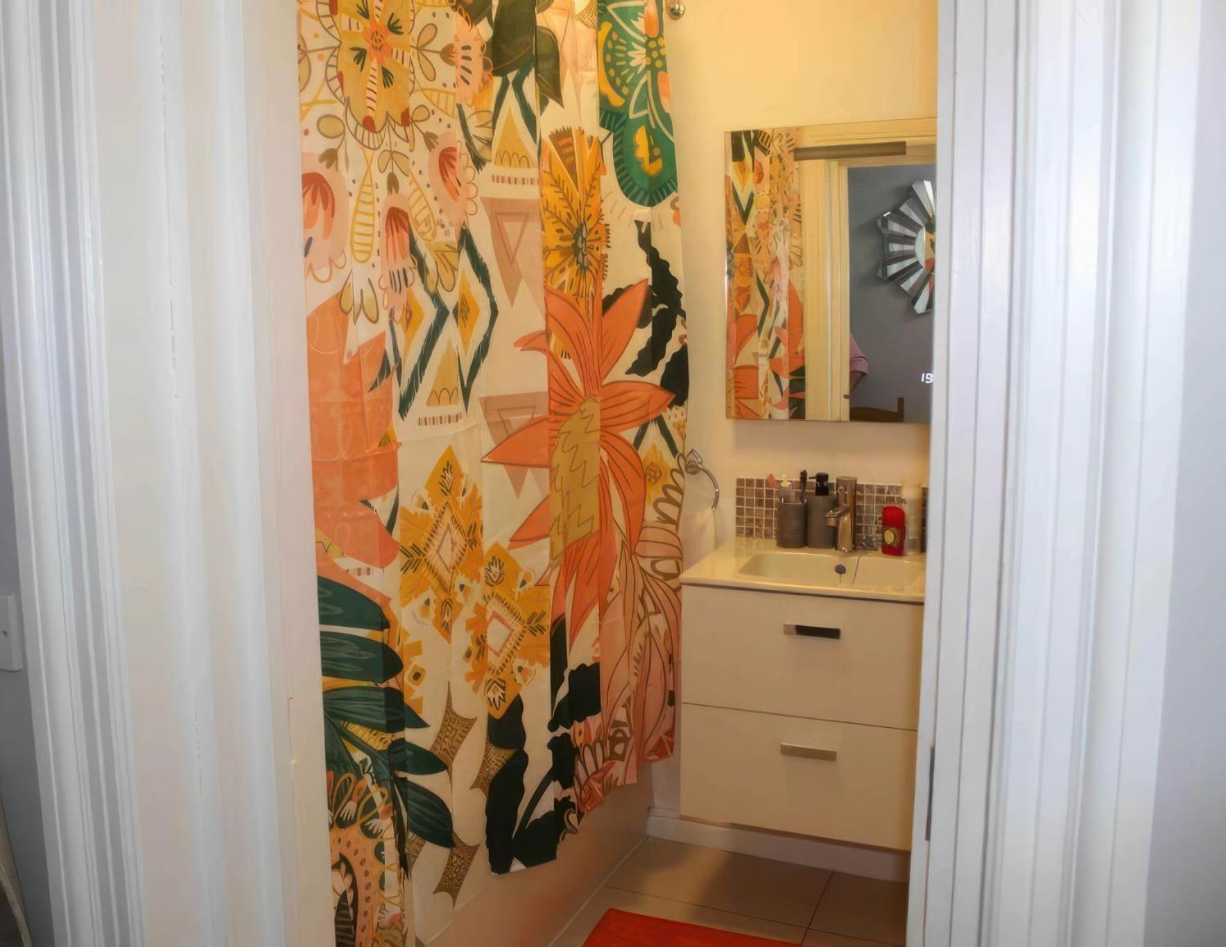 Lovely 2 Bed 2 Bath Flat With Free Parking พูล ภายนอก รูปภาพ