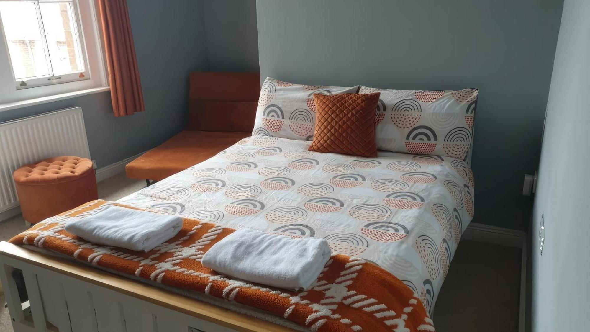 Lovely 2 Bed 2 Bath Flat With Free Parking พูล ภายนอก รูปภาพ