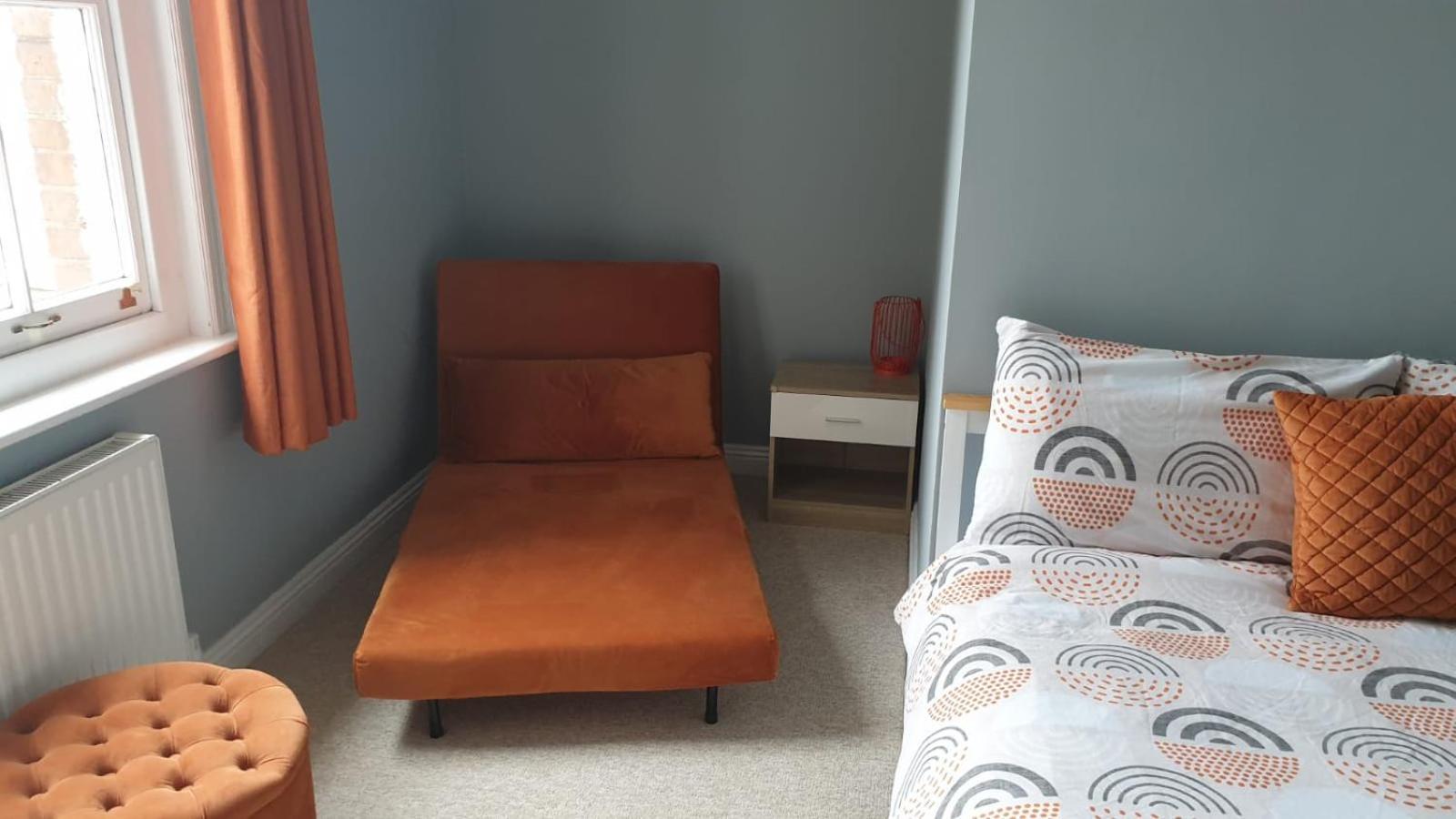 Lovely 2 Bed 2 Bath Flat With Free Parking พูล ภายนอก รูปภาพ